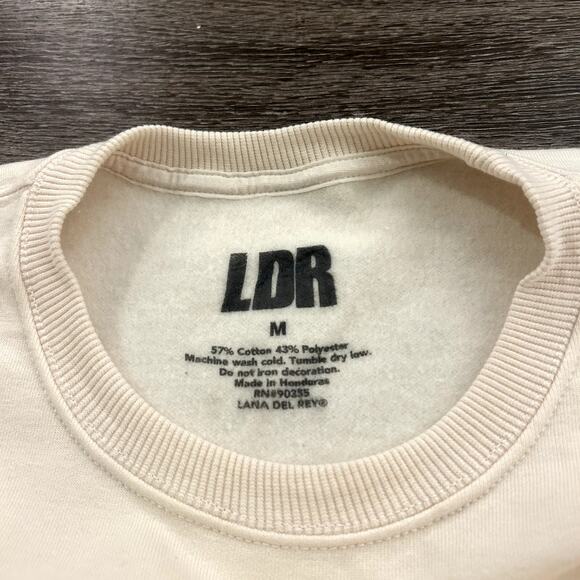 Lana Del Rey 2024 World Tour Sweatshirt Cream Graphic Pullover Fenway Boston EUC - Picture 3 of 9
